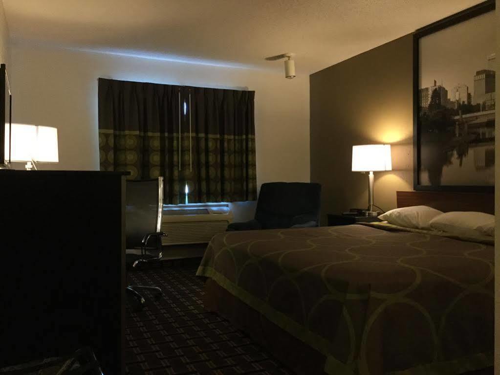 ซูเปอร์ 8 บาย วินด์แฮม เวย์น Hotel Wayne ภายนอก รูปภาพ